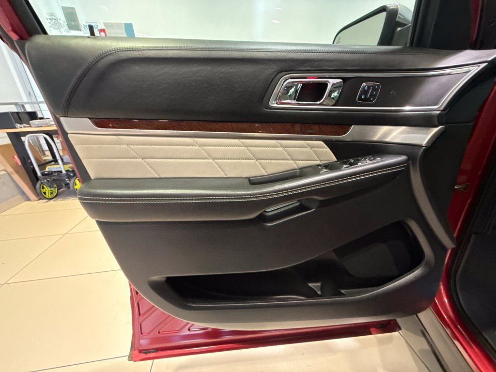 Used 2016 Ford Explorer Platinum AWD/4WD image 17