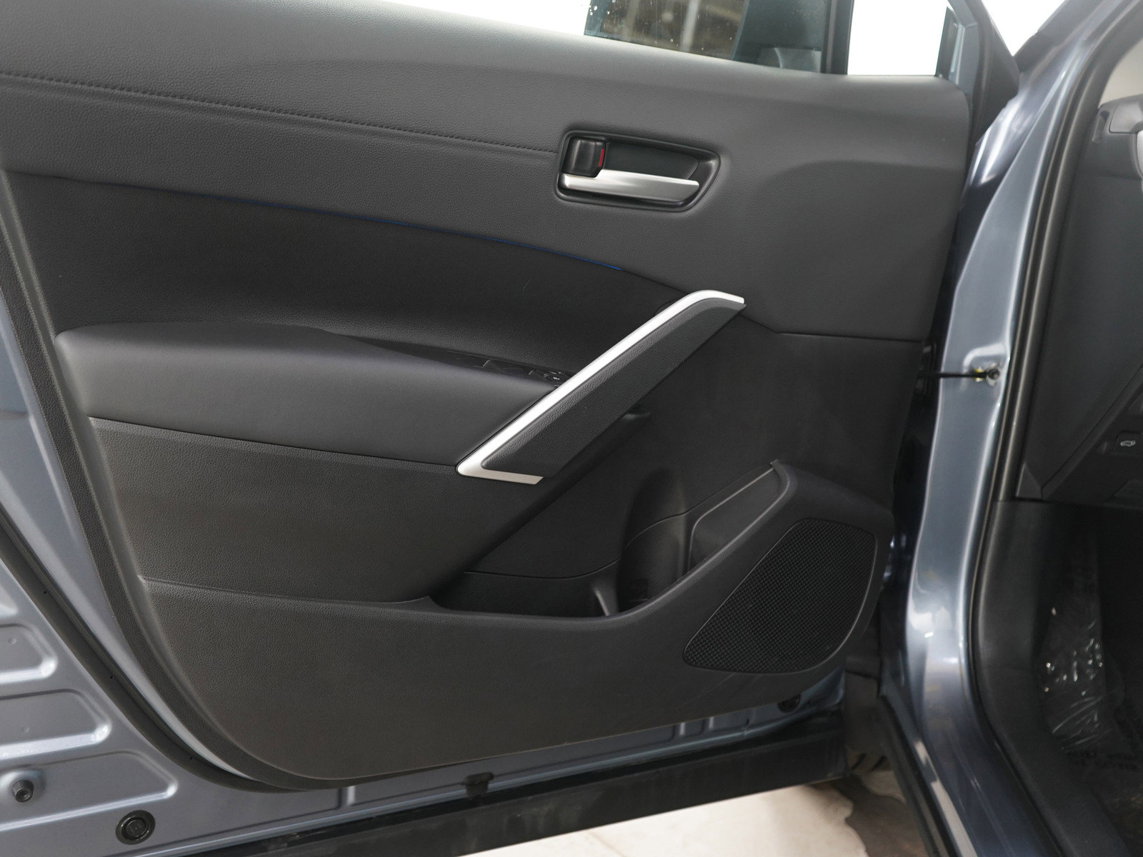 Used 2026 Toyota Corolla Cross XLE w/ Convenience Package image 19