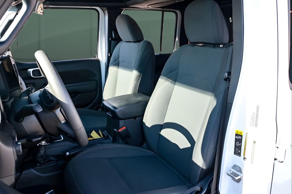 Used 2024 Jeep Wrangler Unlimited w/ Convenience Group image 2