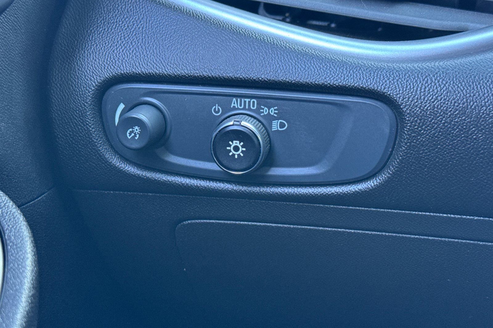 Used 2024 Chevrolet Malibu LT image 39