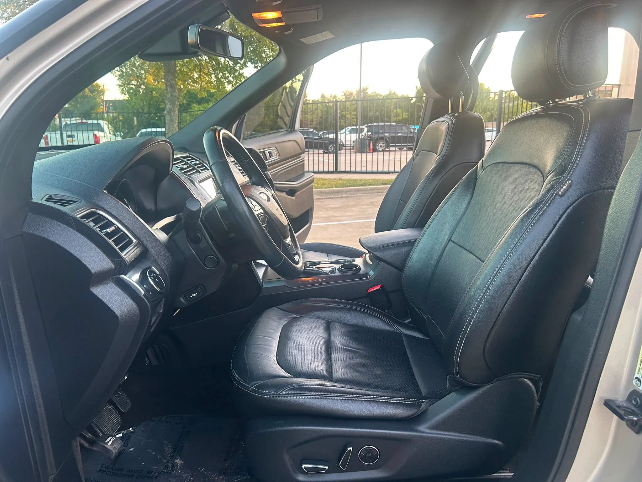 Used 2017 Ford Explorer Limited w/ Equipment Group 301A FWD image 17