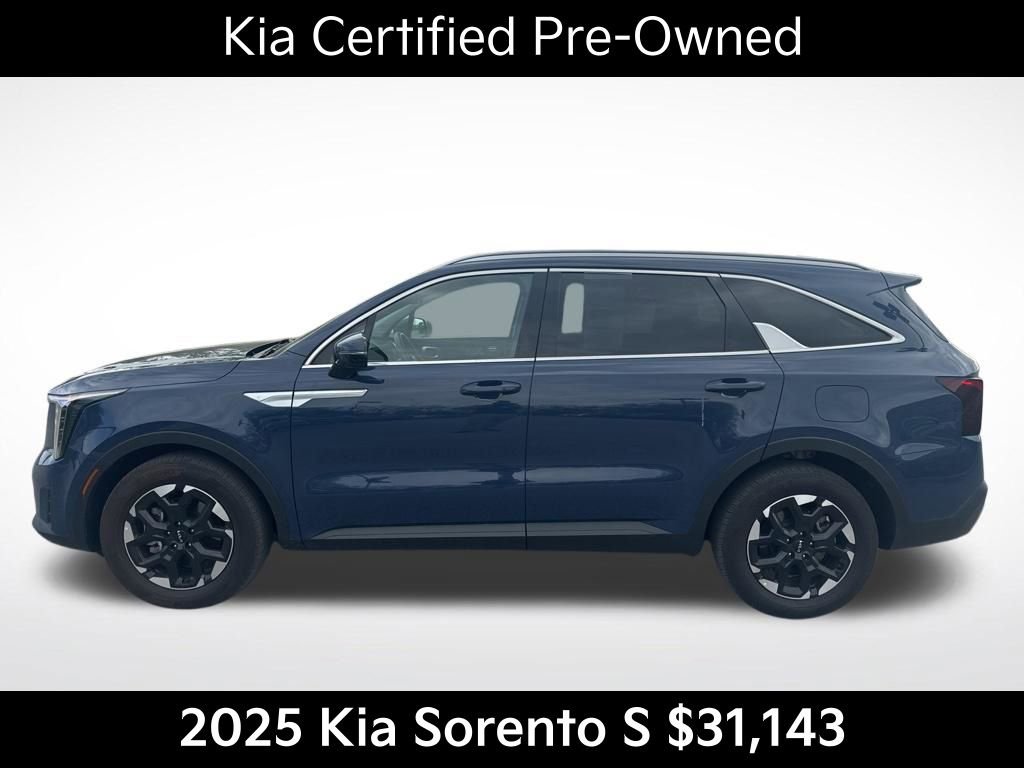 Certified 2025 Kia Sorento S image 8