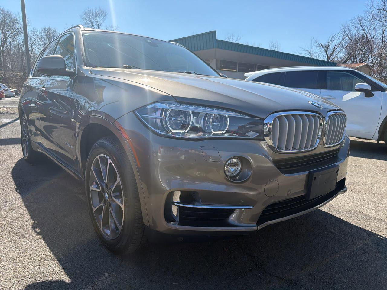 Used 2017 BMW X5 xDrive50i AWD/4WD image 3