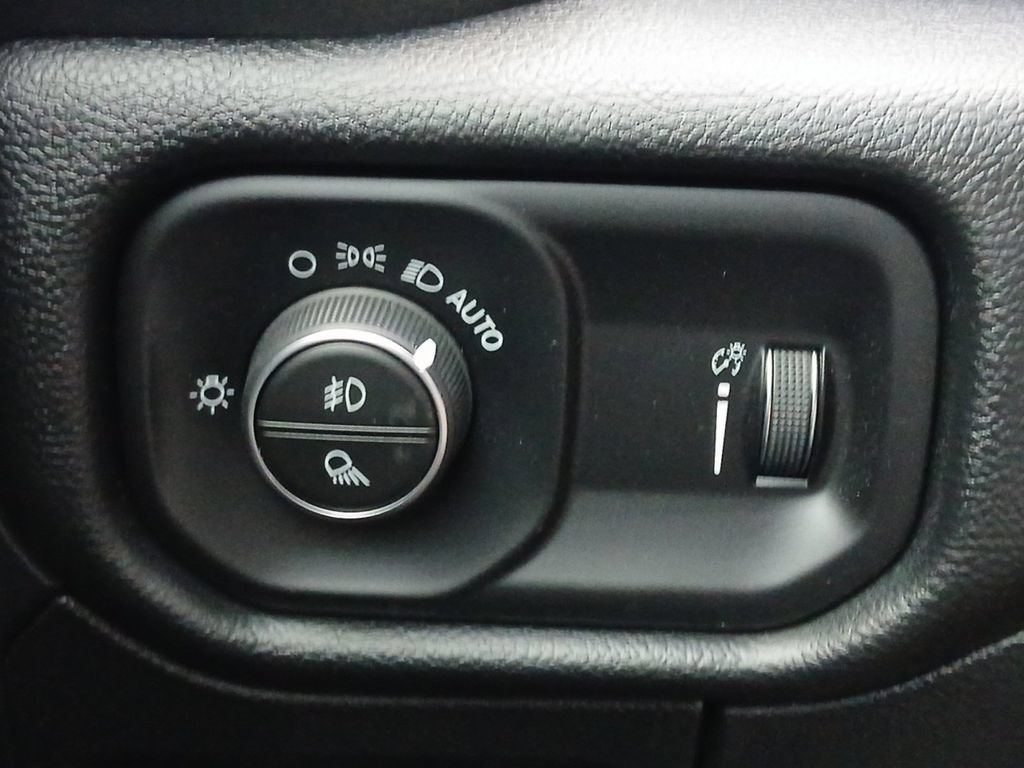 Used 2020 RAM 1500 Lone Star AWD/4WD image 12