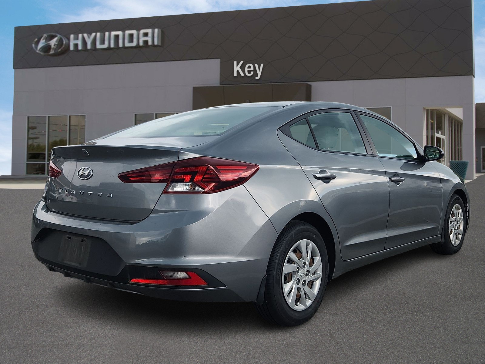 Used 2019 Hyundai Elantra SE FWD image 4