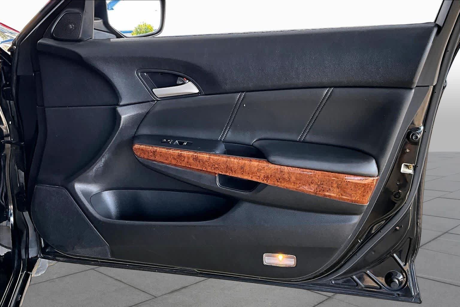 Used 2011 Honda Accord EX-L image 21