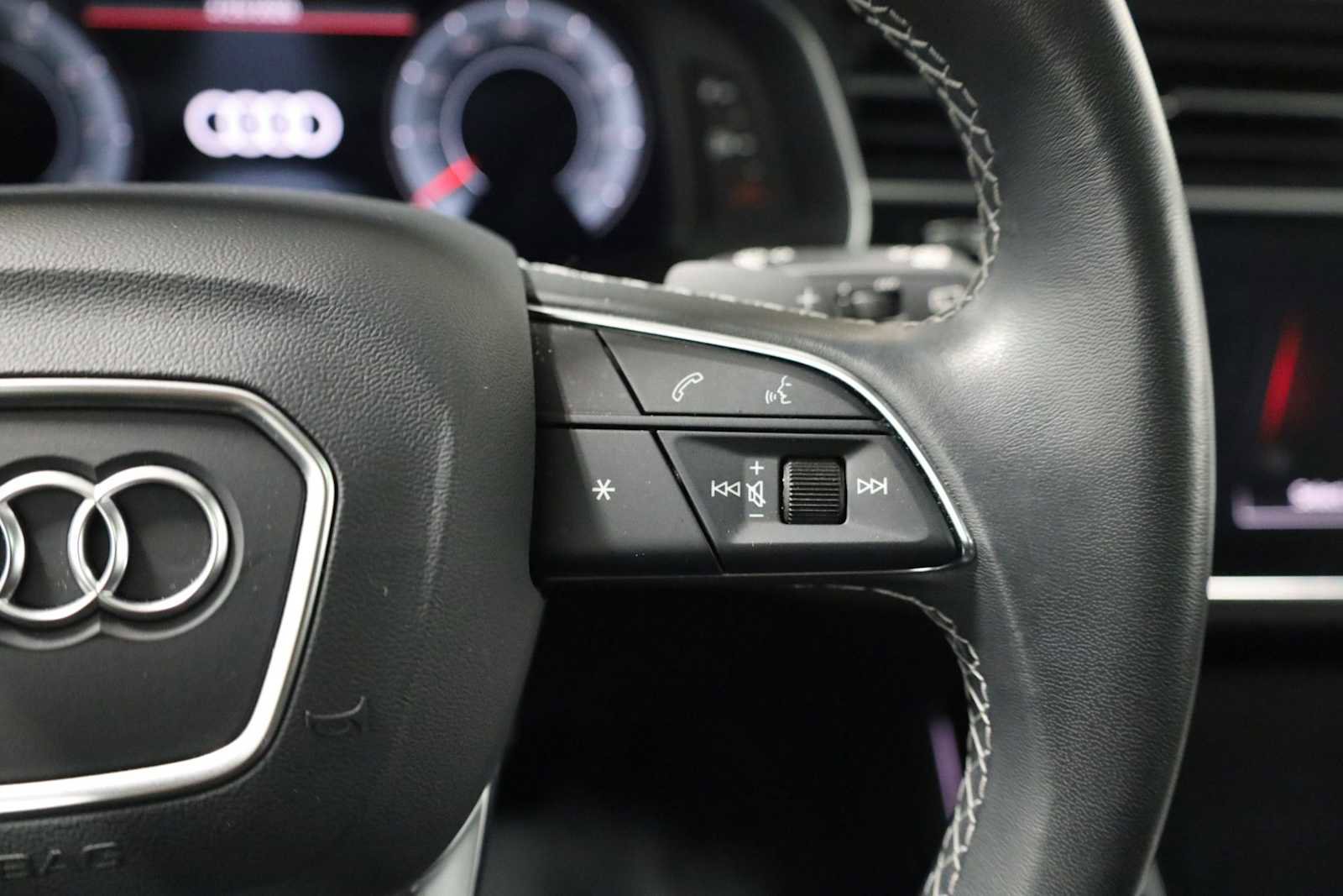 Certified 2023 Audi Q8 Premium Plus w/ Premium Plus Package image 25