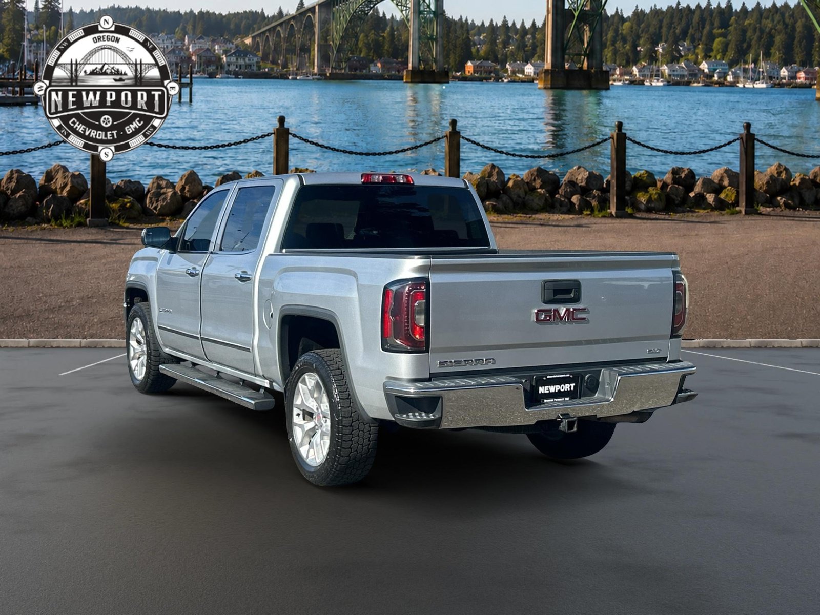 Used 2018 GMC Sierra 1500 SLT w/ SLT Premium Package AWD/4WD image 8