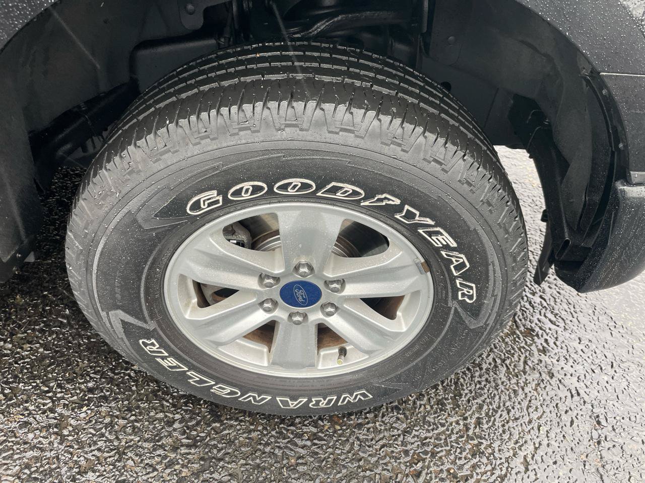 Used 2016 Ford F150 XL w/ Equipment Group 101A Mid AWD/4WD image 12