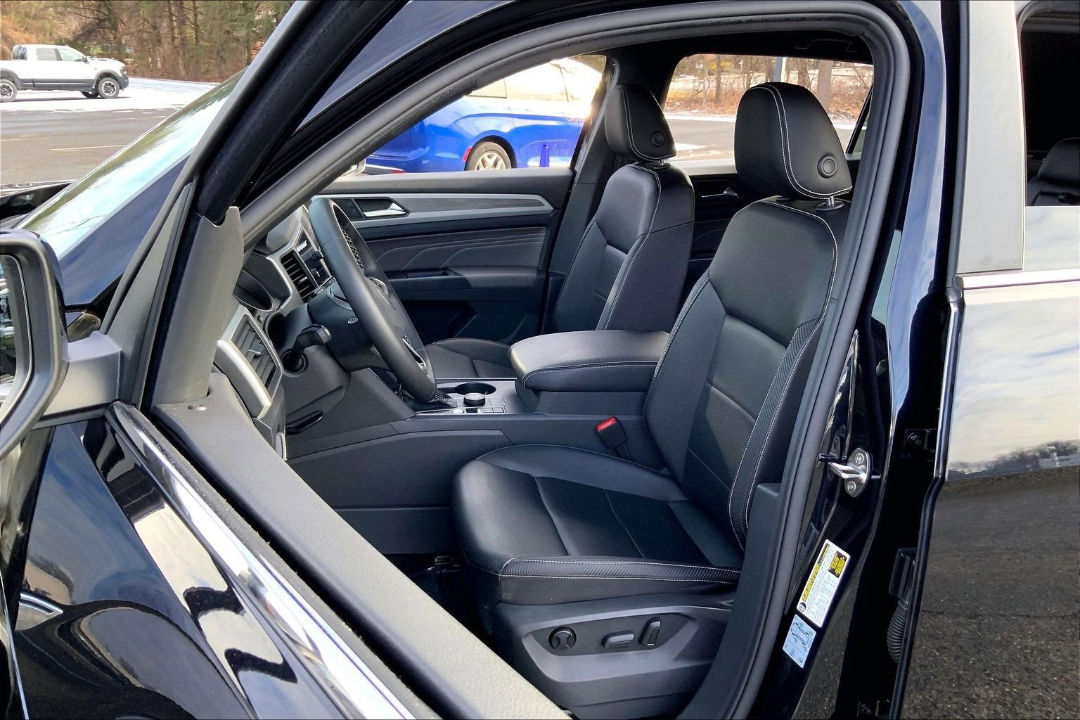 Used 2021 Volkswagen Atlas Cross Sport SE image 8