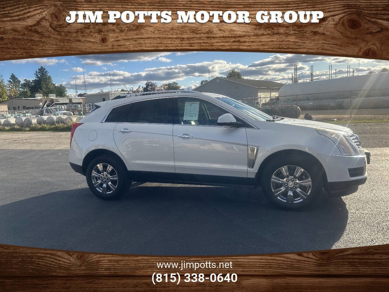 Used 2014 Cadillac SRX Luxury w/ Driver Awareness Package image 3