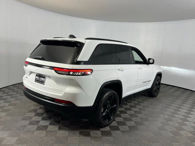 Used 2023 Jeep Grand Cherokee Altitude image 7