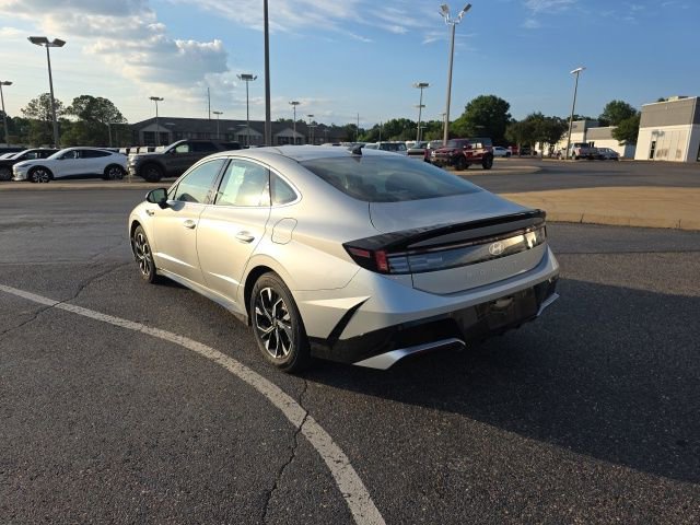 Used 2025 Hyundai Sonata SEL FWD image 5