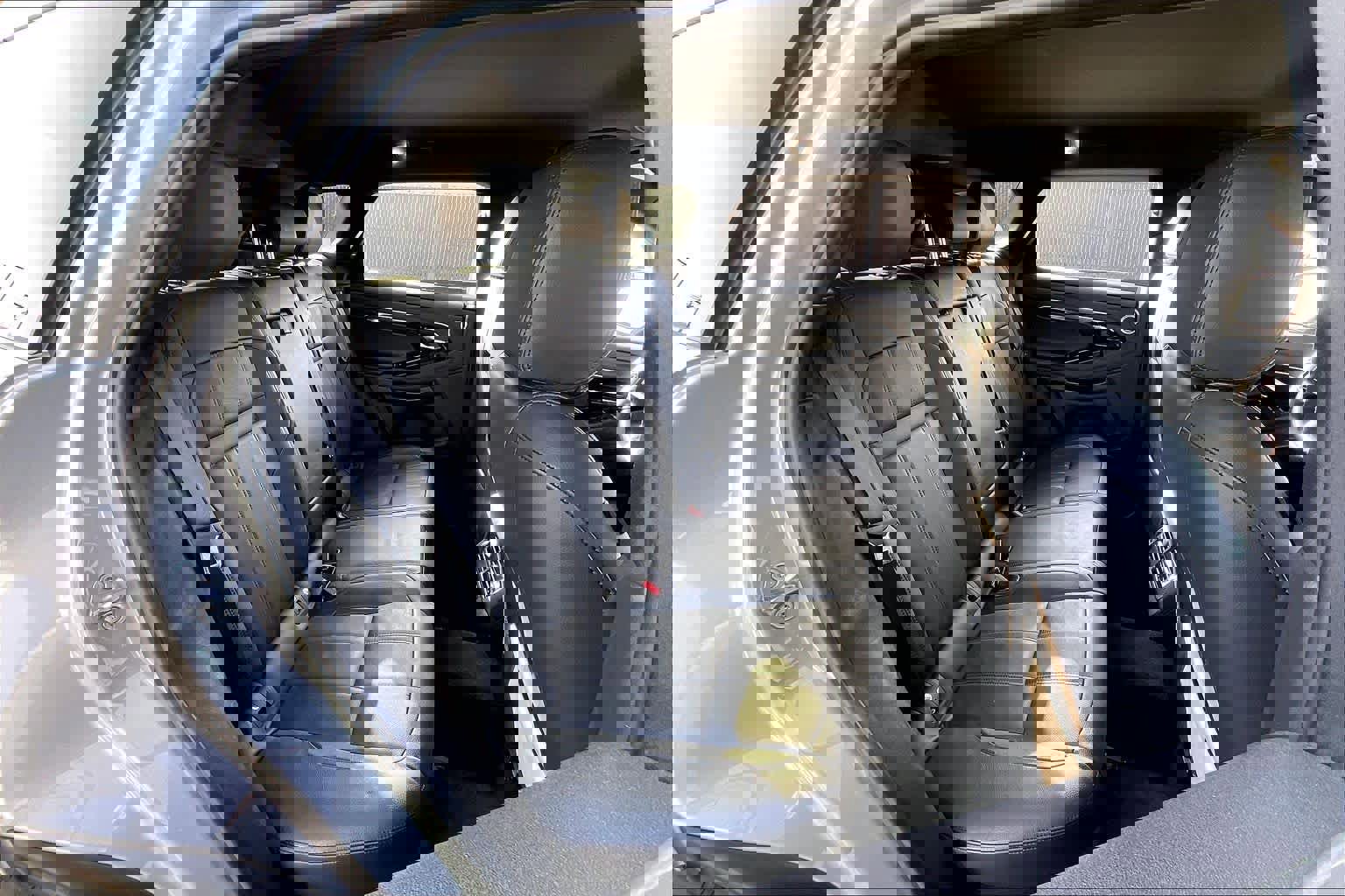 Used 2023 Land Rover Range Rover Evoque R-Dynamic SE image 30