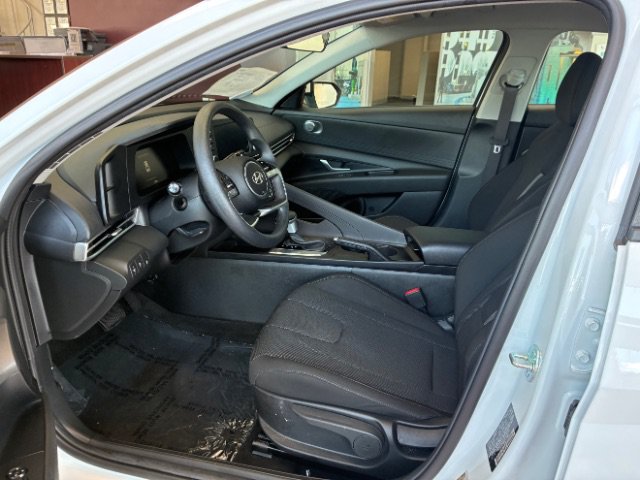 Used 2026 Hyundai Elantra SE FWD image 10
