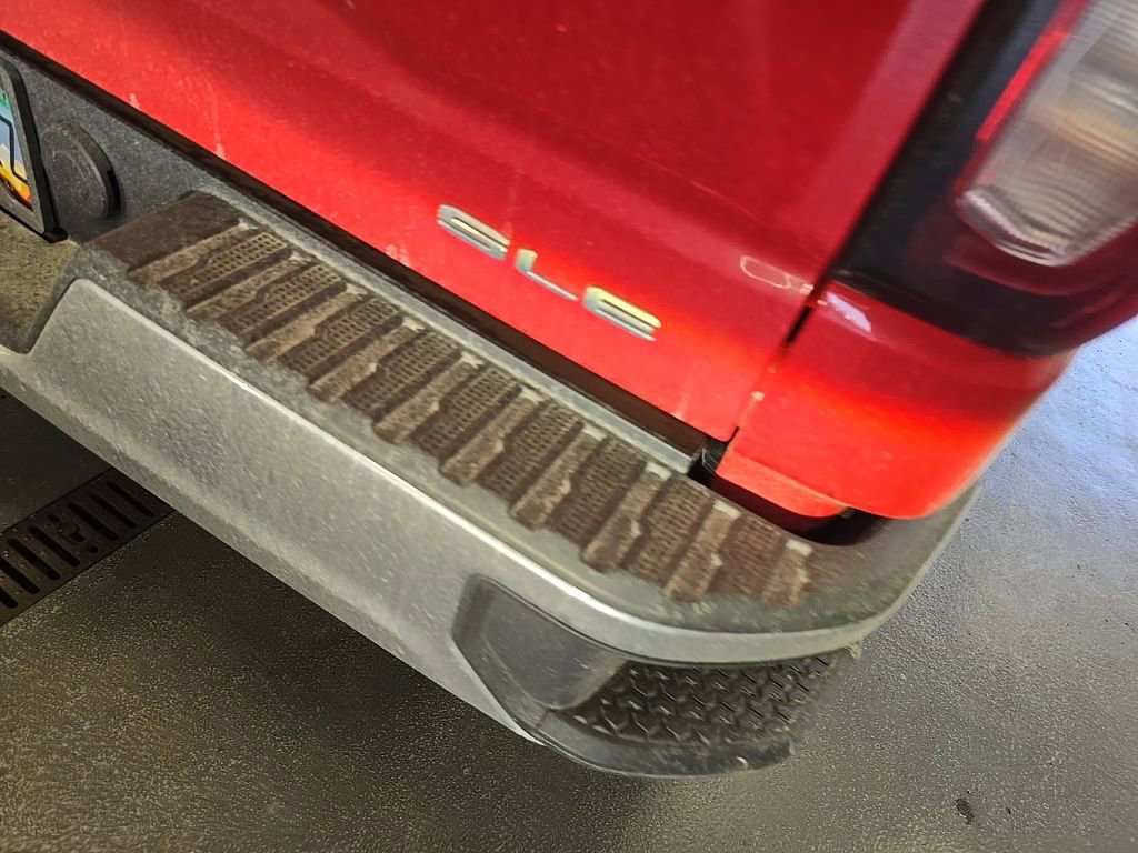 Used 2023 GMC Sierra 1500 SLE image 8