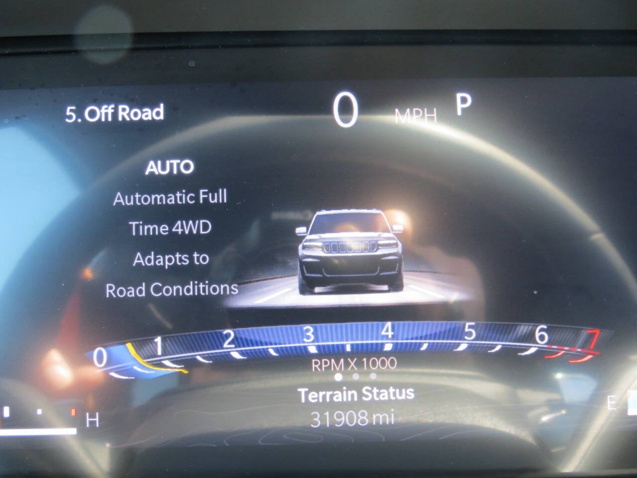 Used 2024 Jeep Grand Cherokee L Limited w/ Luxury Tech Group II AWD/4WD image 21