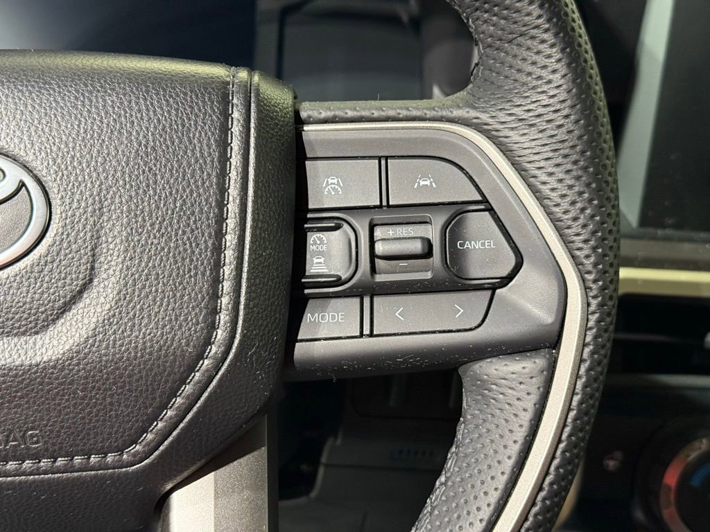 Certified 2025 Toyota Tacoma SR5 AWD/4WD image 18