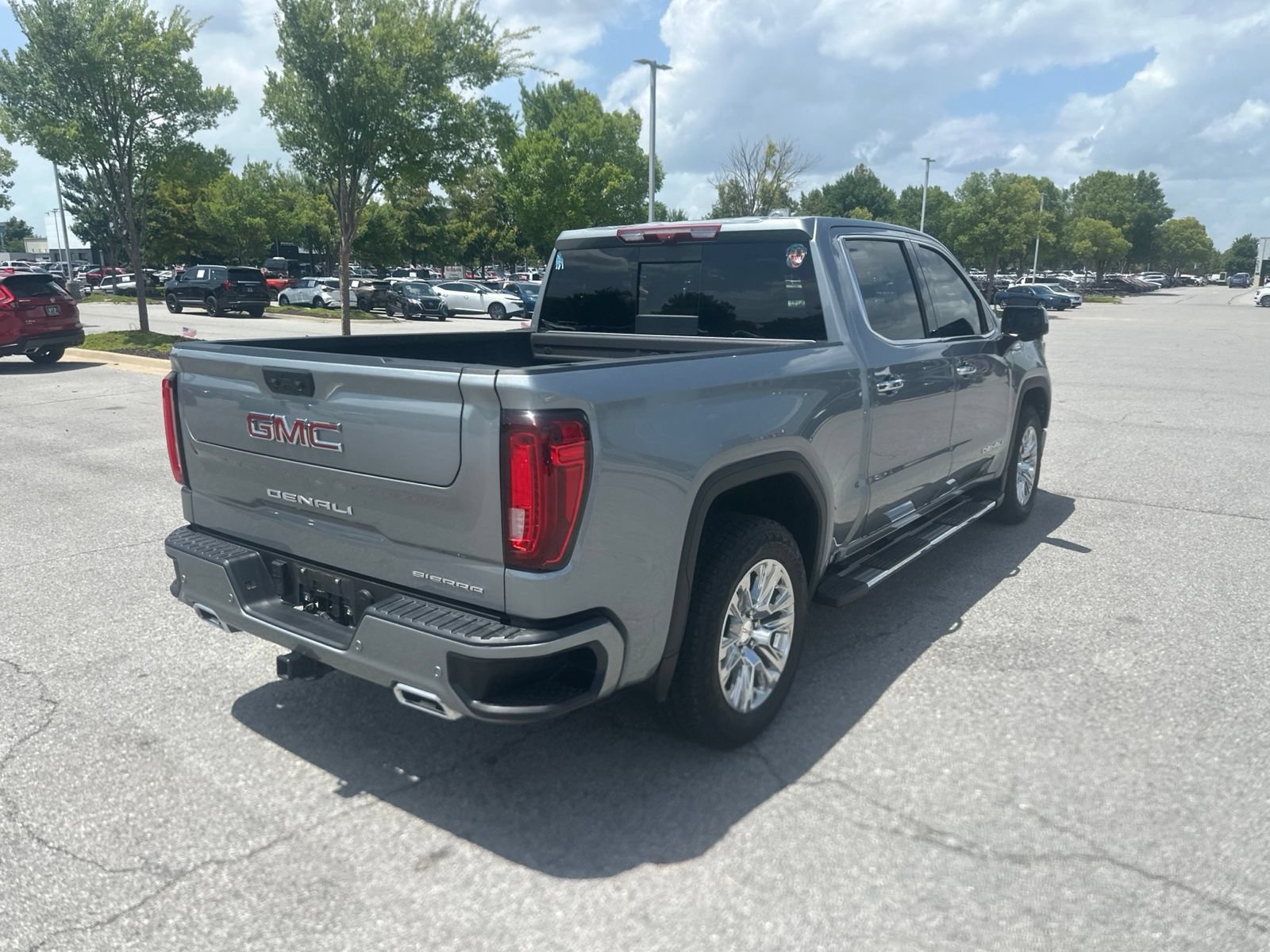 Used 2024 GMC Sierra 1500 Denali w/ Technology Package AWD/4WD image 5