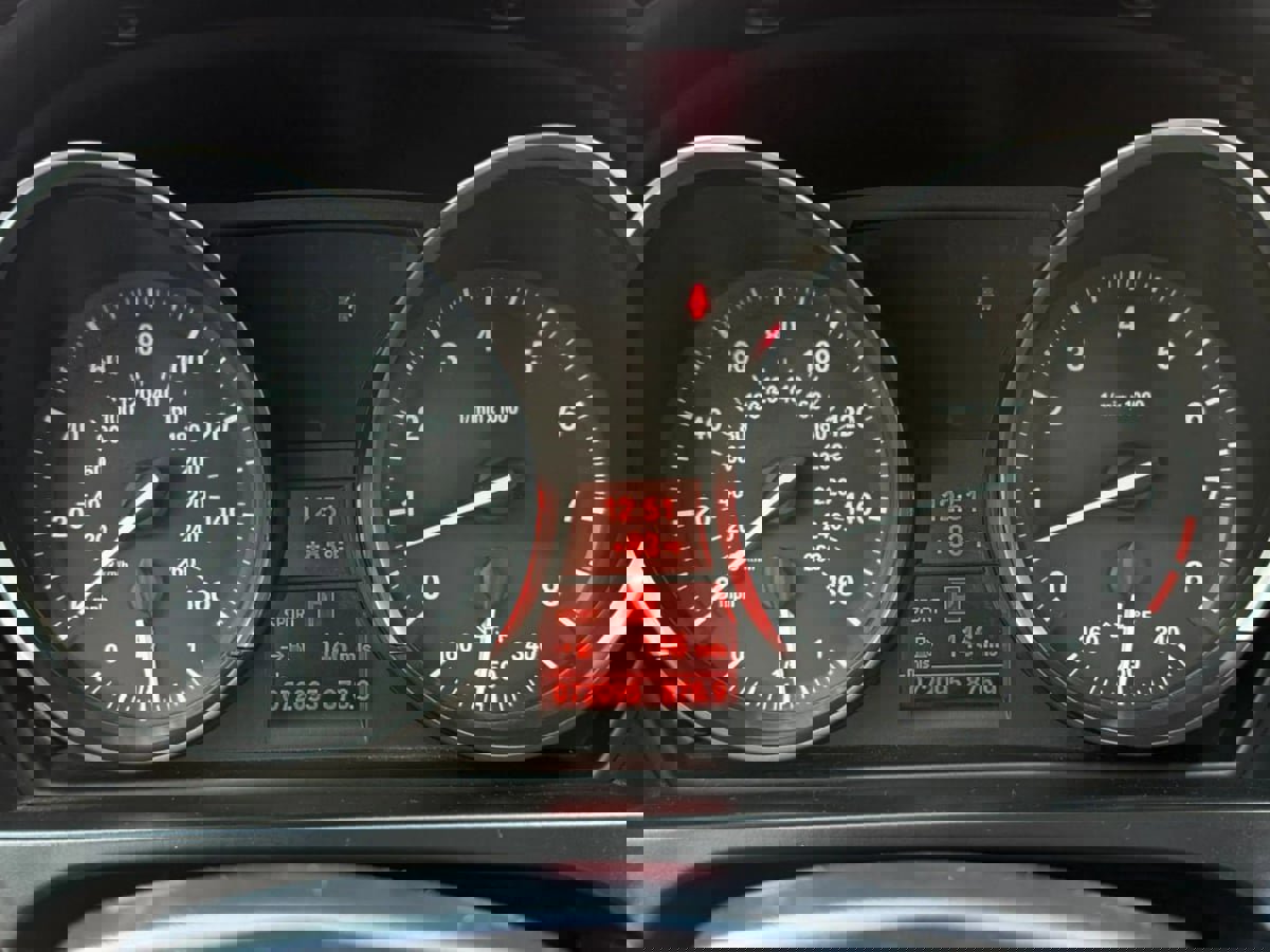 Used 2014 BMW Z4 sDrive35i RWD image 47