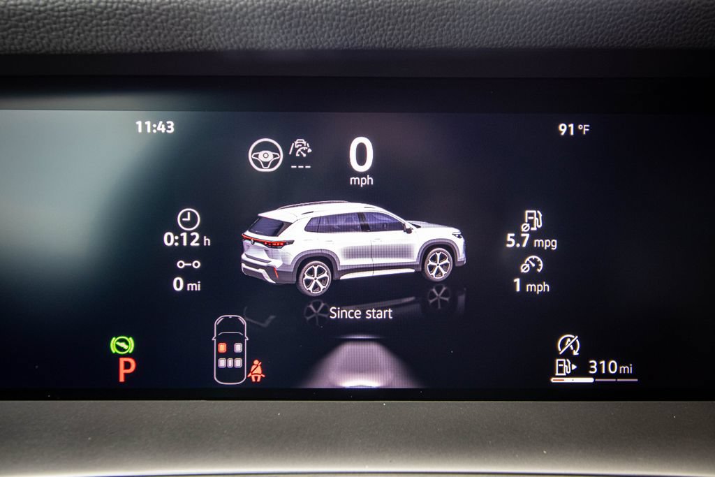 New 2026 Volkswagen Tiguan SE R-Line FWD image 41