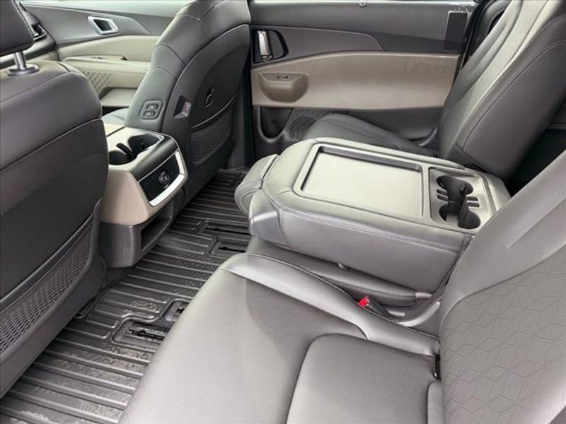 New 2026 Kia Carnival EX image 11