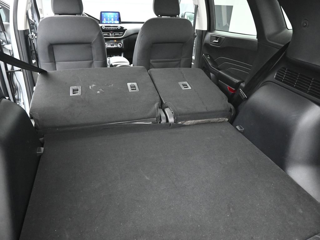 Certified 2022 Ford Escape SE w/ SE Sport Appearance Package image 9