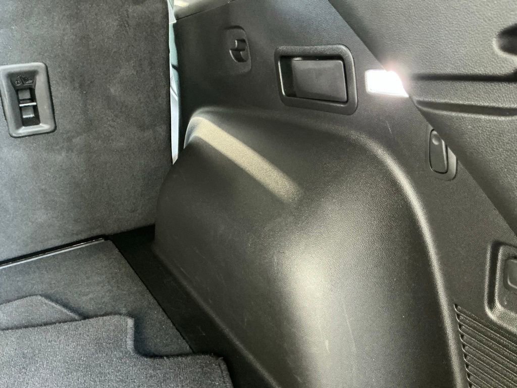 Used 2025 Chevrolet Blazer LT FWD image 19
