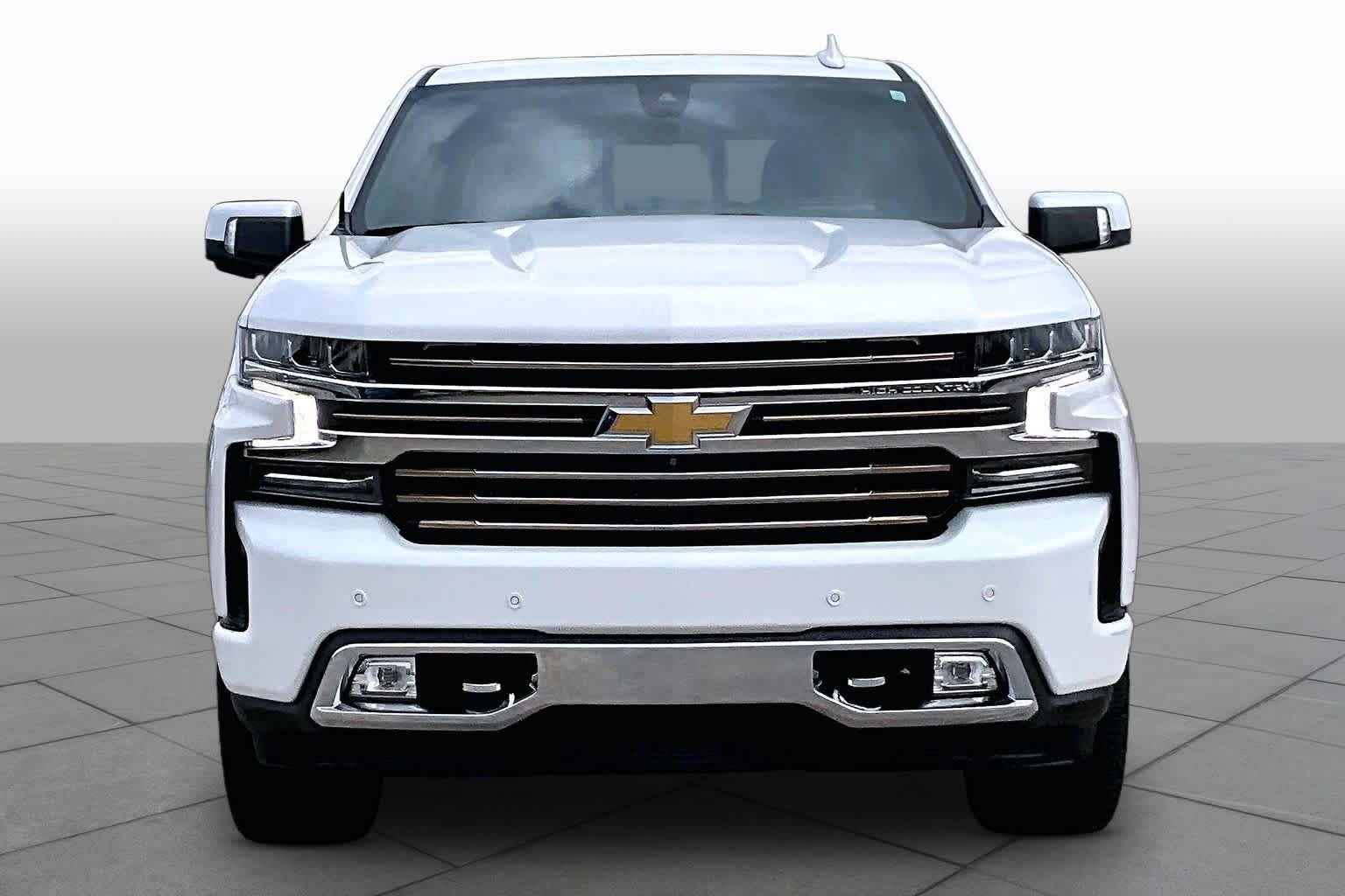 Used 2021 Chevrolet Silverado 1500 High Country w/ Technology Package AWD/4WD image 3