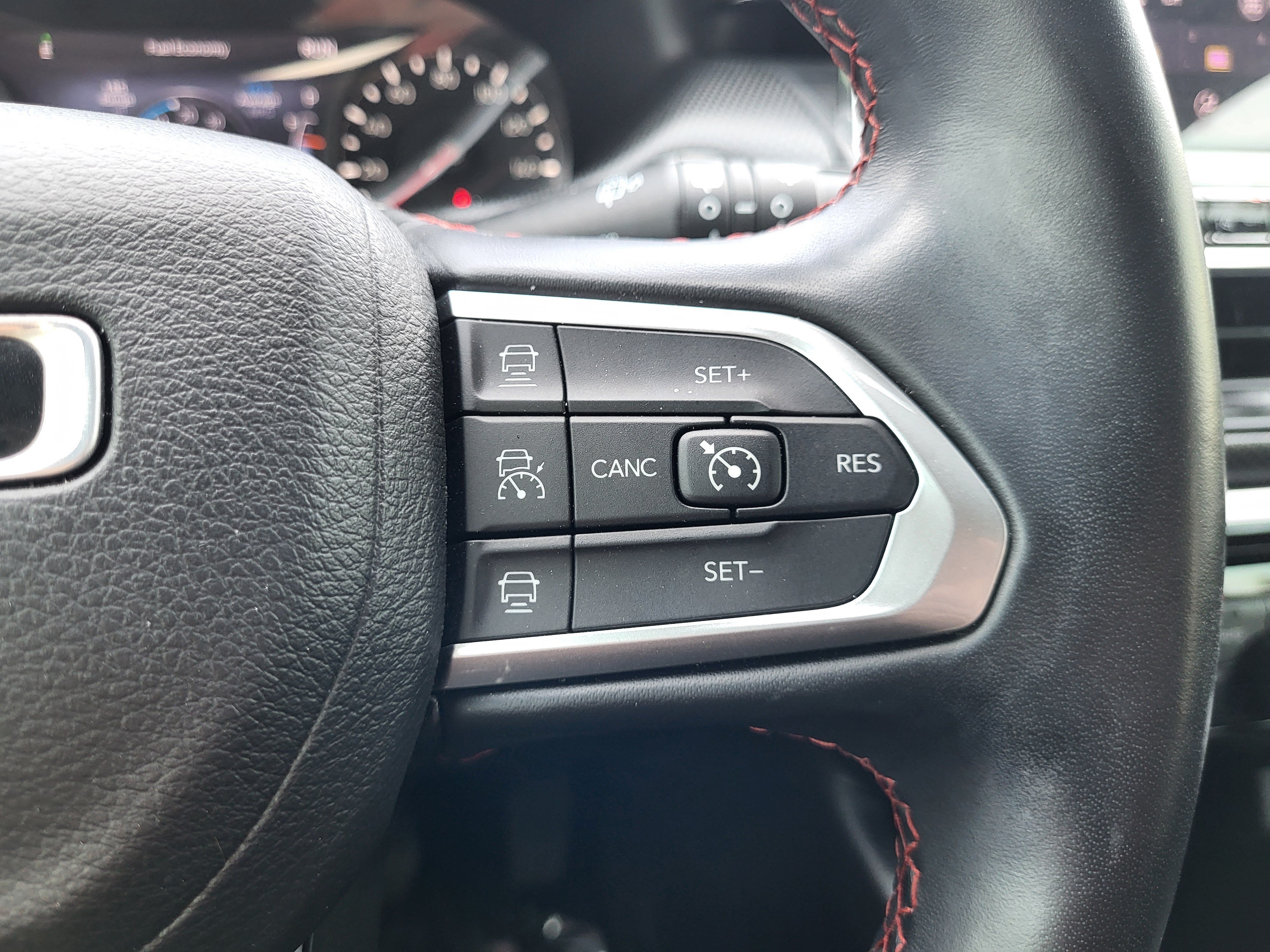 Used 2022 Jeep Compass Trailhawk w/ Trailhawk Convenience Group AWD/4WD image 28