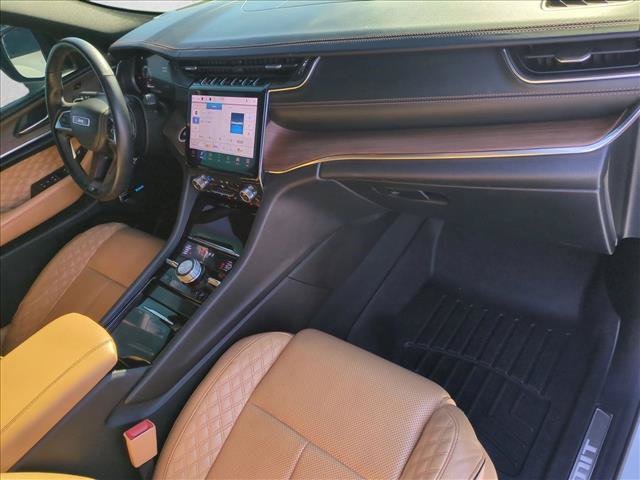 Used 2022 Jeep Grand Cherokee Summit w/ Luxury Tech Group V AWD/4WD image 22