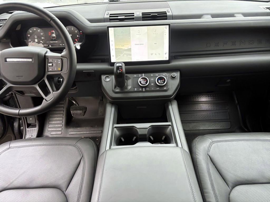 Used 2025 Land Rover Defender 110 S image 56