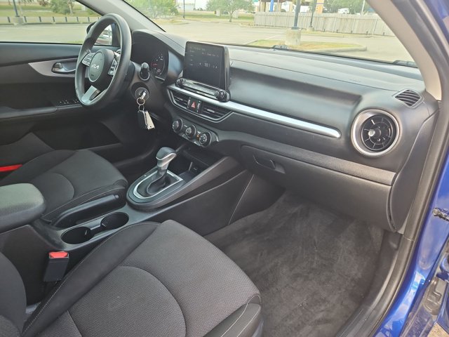 Used 2022 Kia Forte LXS w/ LXS Technology Package FWD image 17