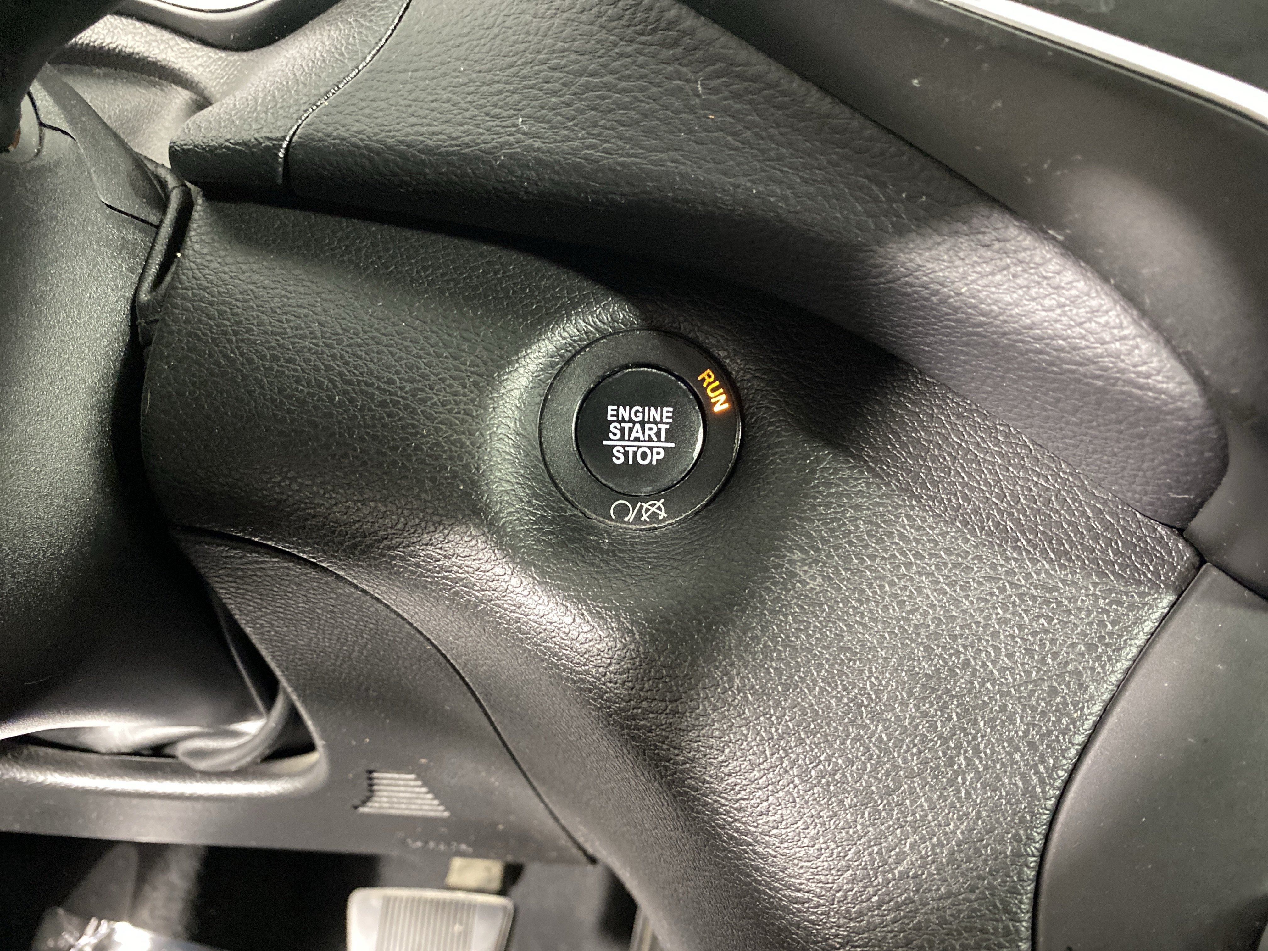 Used 2019 Jeep Cherokee Latitude Plus AWD/4WD image 24