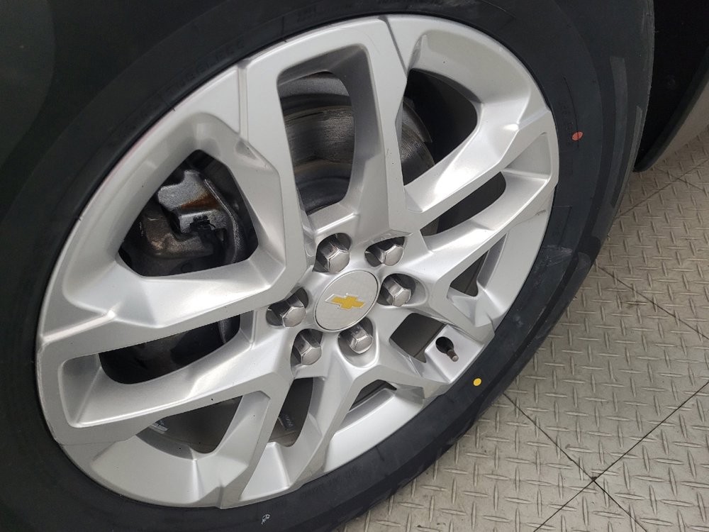 Used 2022 Chevrolet Traverse LS image 31