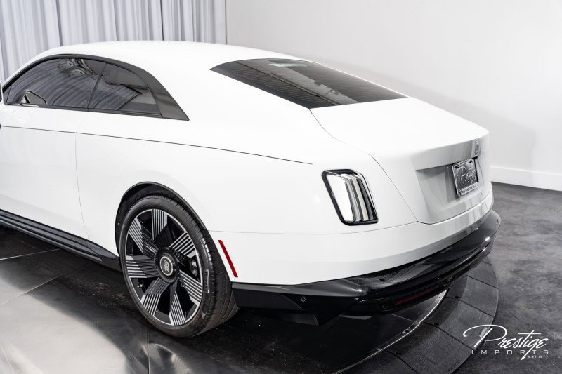 Used 2024 Rolls-Royce Spectre w/ Spectre Launch Package image 14