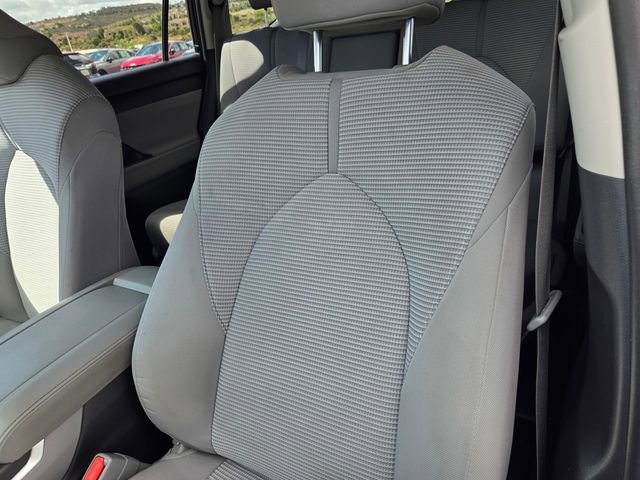 Used 2021 Toyota Highlander L FWD image 14