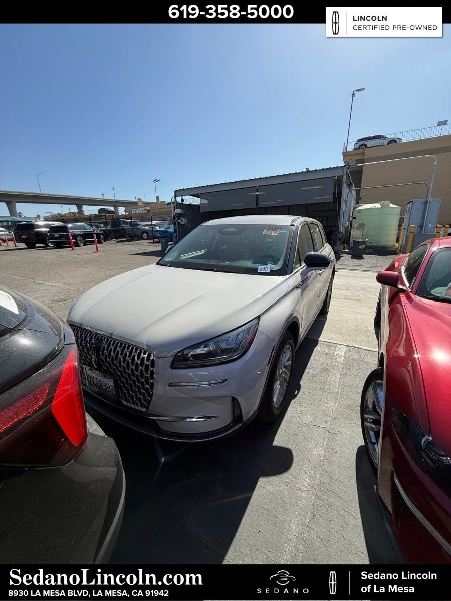 Used 2023 Lincoln Corsair FWD image 1