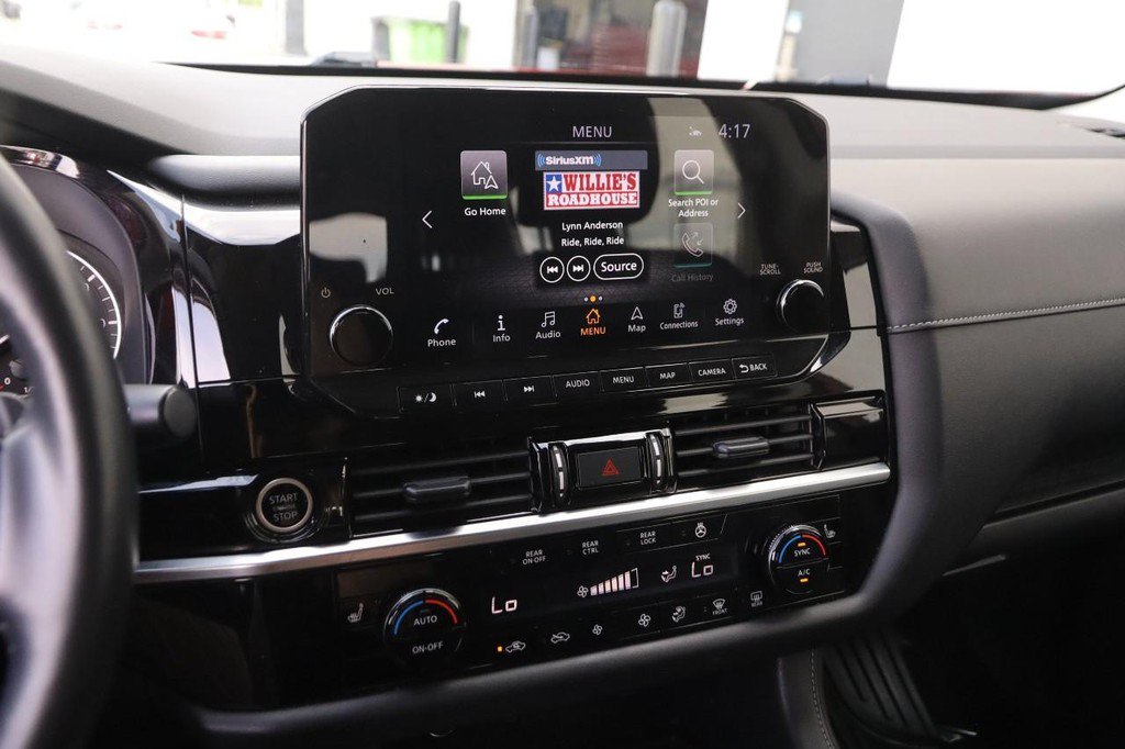 Used 2023 Nissan Pathfinder SL AWD/4WD image 17