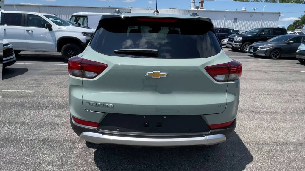 New 2026 Chevrolet TrailBlazer LT w/ Convenience Package FWD image 9