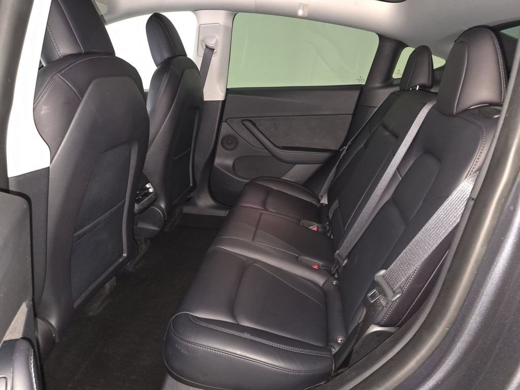 Used 2021 Tesla Model Y Long Range AWD/4WD image 4