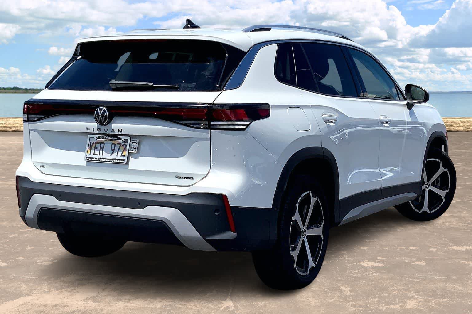 Certified 2025 Volkswagen Tiguan SE AWD/4WD image 22