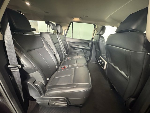 Used 2024 Ford Expedition Max XLT image 8