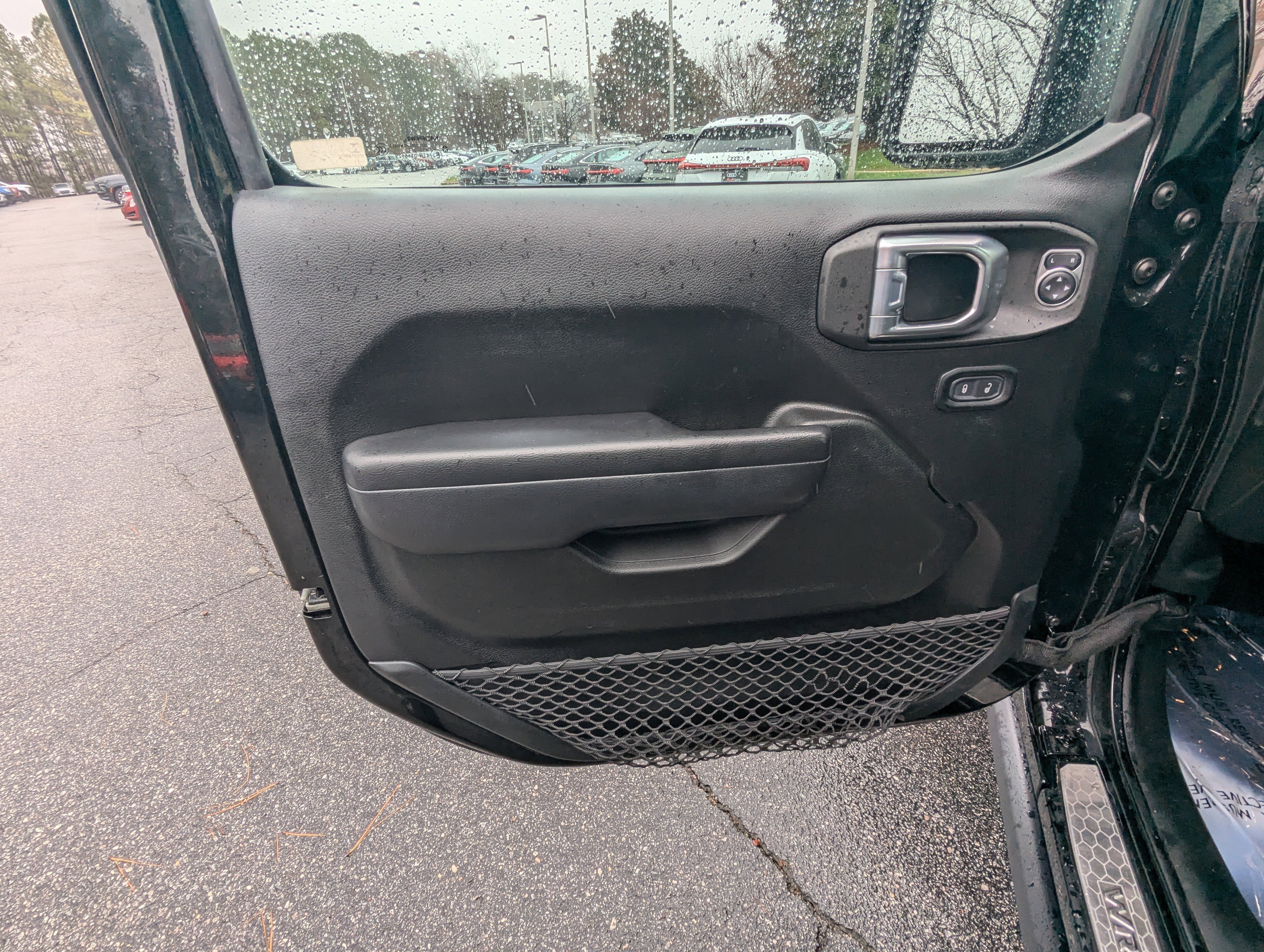 Used 2021 Jeep Wrangler Islander image 14