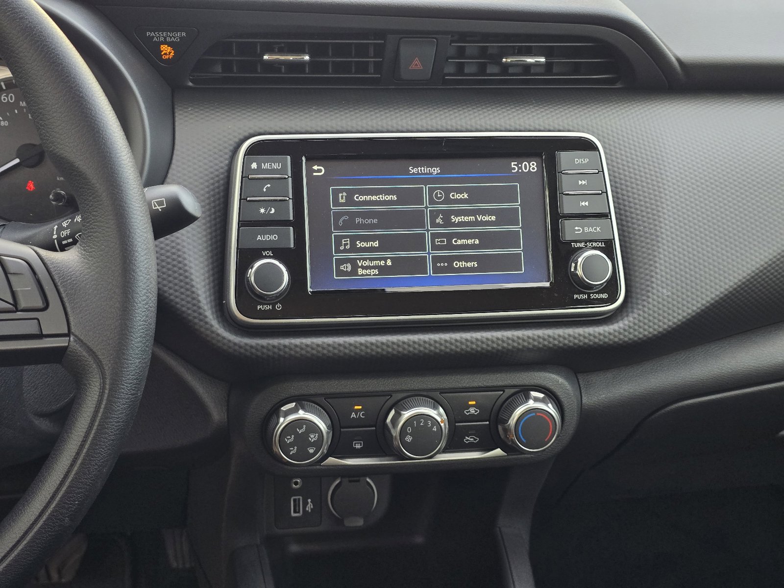 Used 2025 Nissan Kicks Play S image 15