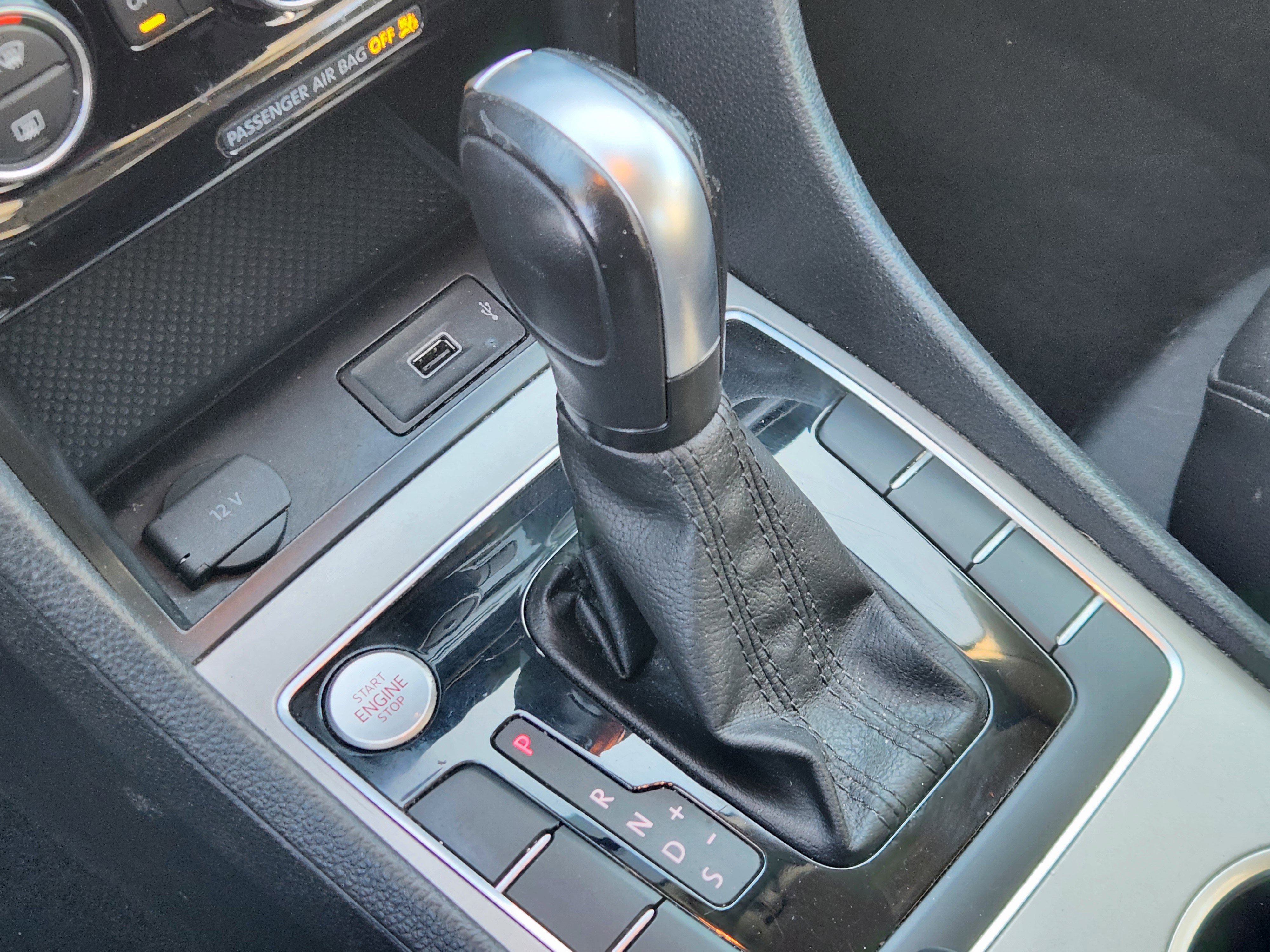 Used 2022 Volkswagen Passat 2.0T SE image 12