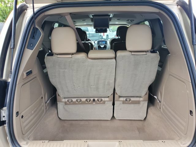 Used 2015 Chrysler Town & Country Limited Platinum FWD image 7