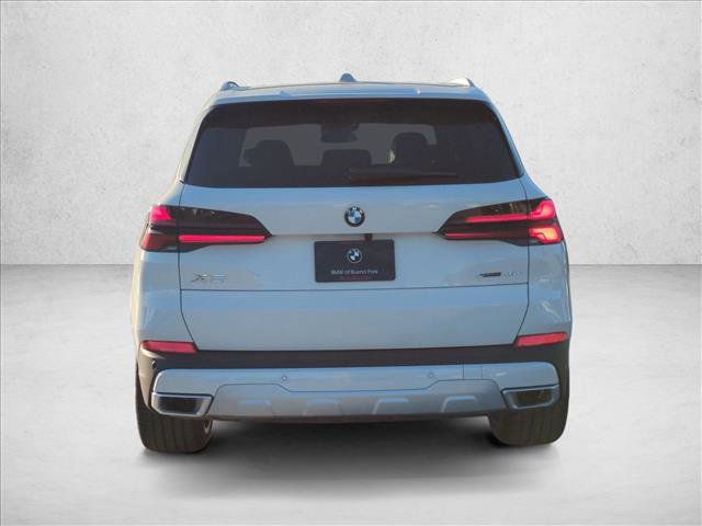 New 2026 BMW X5 sDrive40i image 8