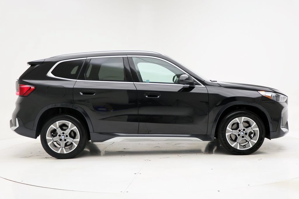 Used 2025 BMW X1 xDrive28i AWD/4WD image 3