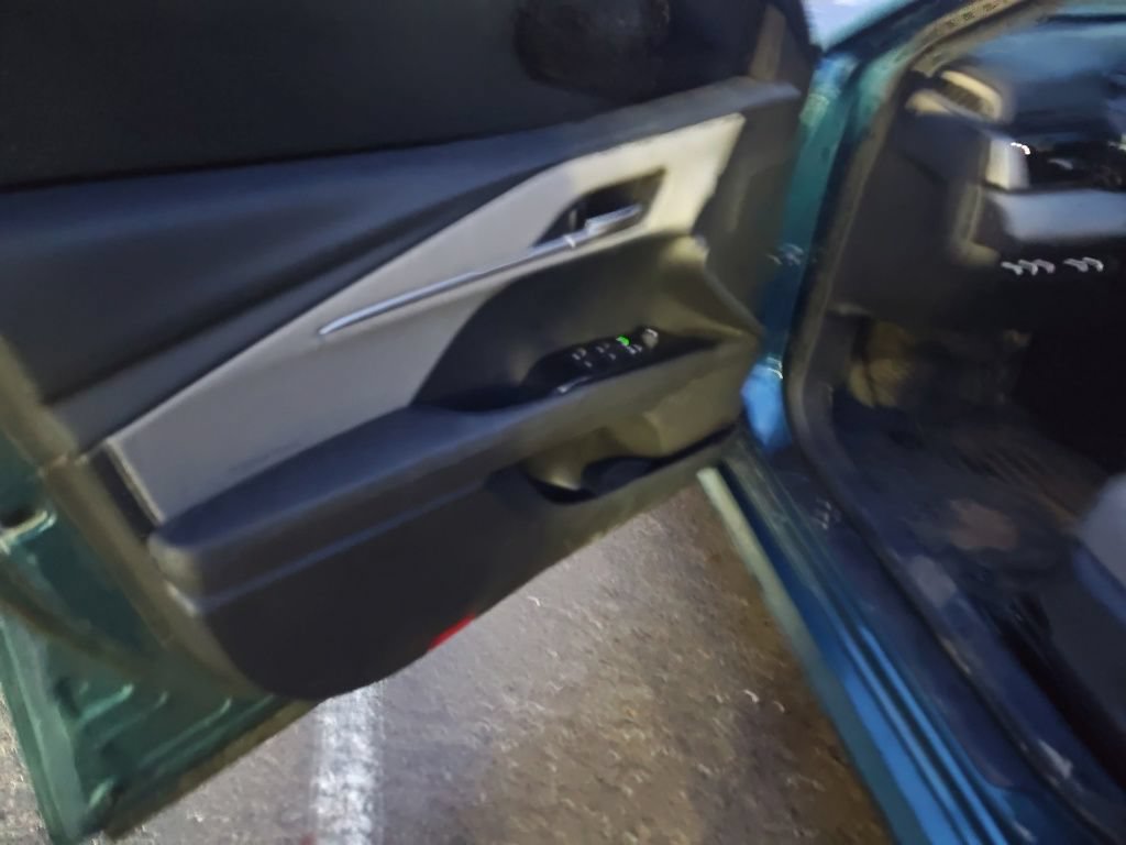 Used 2025 Toyota Camry LE FWD image 5